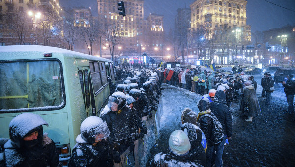 Правительственный квартал в центре Киева заблокирован силовиками