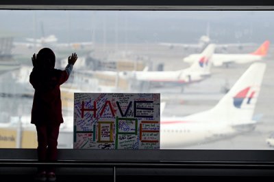 Пропавший лайнер Malaysia Airlines в ходе полета поменял курс