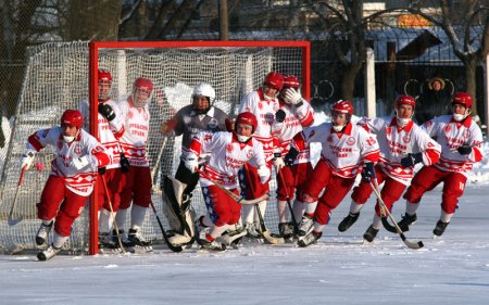 Хоккей с мячом: новый сезон для «Уральского трубника» начнется 31 августа