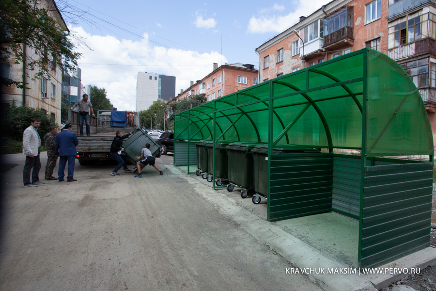 В Первоуральске установлены первые европейские контейнеры для мусора