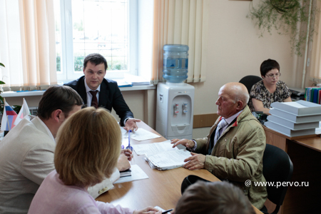 Глава администрации Алексей Дронов провел прием граждан в Первоуральске