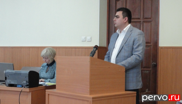 Муниципалитет рассчитался с дорожниками лишь за принятые объемы работ. Незавершившийся ремонт будет продолжен весной 2015 года