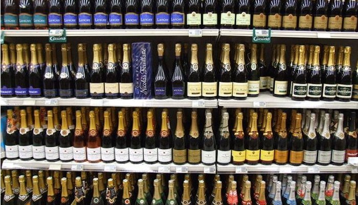 Правительство может установить минимальные цены на вино и шампанское