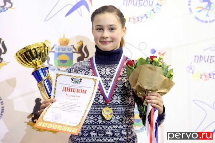 Анастасия Гулякова  заняла первое место на отборочном зональном Первенстве России по фигурному катанию