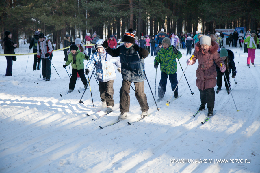 В Первоуральске прошла «Лыжня России 2015» – участие в стартах приняли 2525 человек. Видео