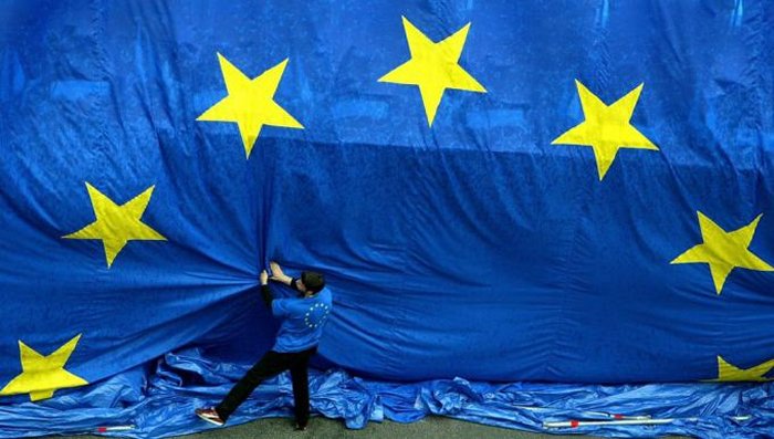 Вице-президент Еврокомиссии: ЕС готов отменить санкции против России
