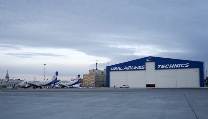 Неисправный самолет Air France ремонтируют в Екатеринбурге