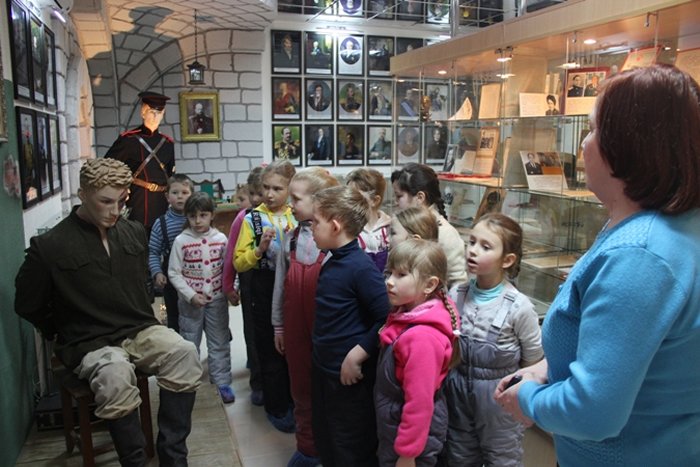 В Первоуральске дети посетили Музей боевой и трудовой славы отдела полиции