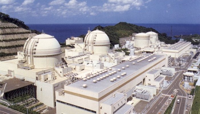 Япония собирается отключить пять атомных реакторов