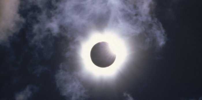 Сегодня жители Первоуральска увидят «черное» солнце