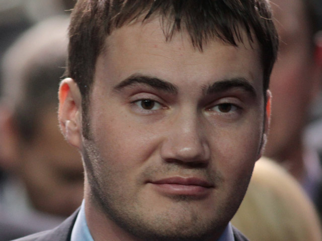 Журналисты выяснили, почему у погибшего на Байкале сына Януковича была фамилия Давыдов