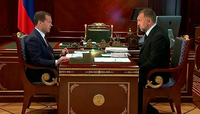 Журналисты случайно засняли экран Дмитрия Медведева