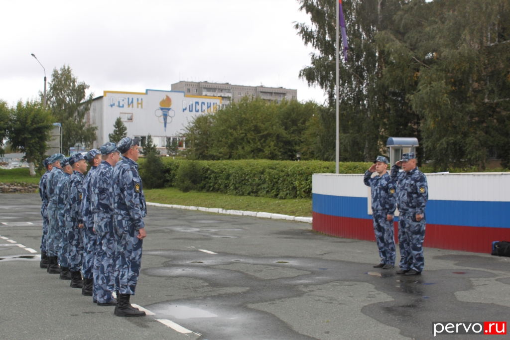 Гуфсин первоуральск. Спецназ фсин екатеринбург. Спецназ гуфсин первоуральск. 5 отдел по конвоированию гуфсин свердловской области. Сотрудник гуфсин.