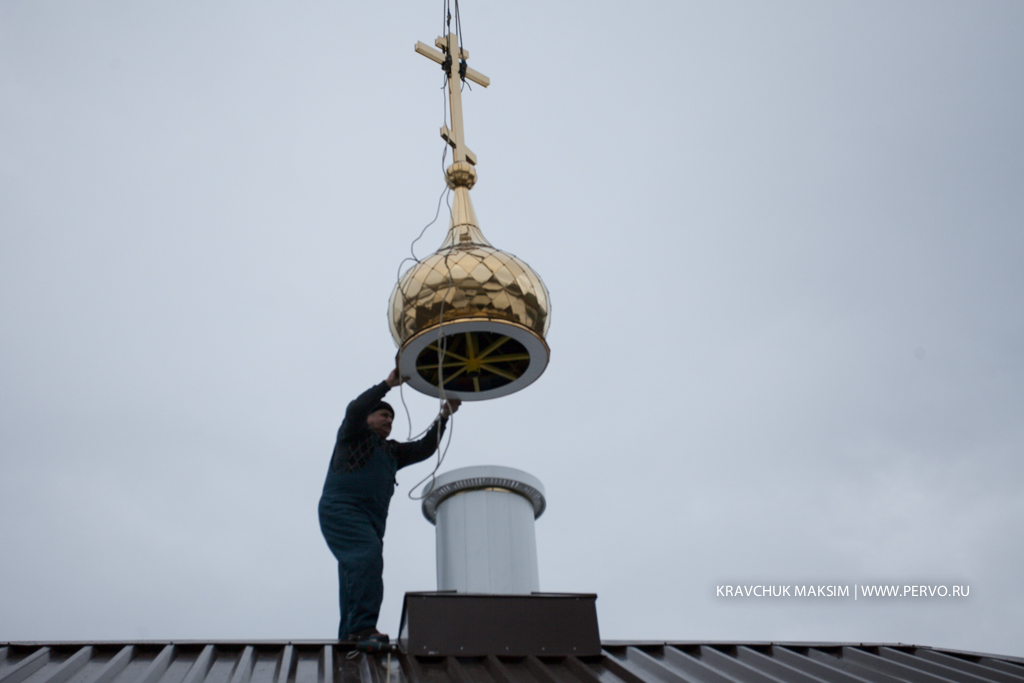 В центре Первоуральска открылся переносной храм