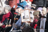 Более 5000 первоуральцев встали в ряды «Бессмертного полка» Более 5000 первоуральцев встали в ряды «Бессмертного полка»