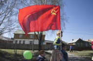 Более 5000 первоуральцев встали в ряды «Бессмертного полка» Более 5000 первоуральцев встали в ряды «Бессмертного полка»