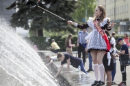 Последний звонок прозвенел для выпускников первоуральских школы Последний звонок прозвенел для выпускников первоуральских школы