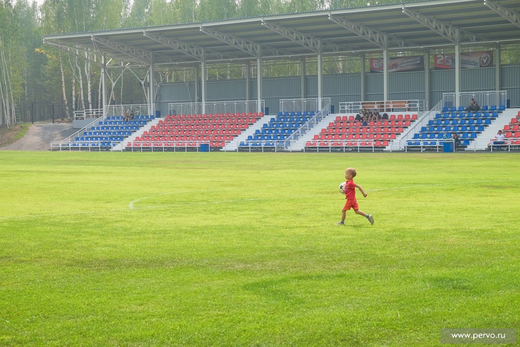 В Первоуральске открылся новый стадион