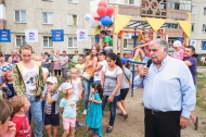 На Динасе для детворы на двух площадках прошли традиционные праздничные программы На Динасе для детворы на двух площадках прошли традиционные праздничные программы