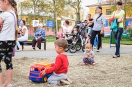 На Динасе для детворы на двух площадках прошли традиционные праздничные программы На Динасе для детворы на двух площадках прошли традиционные праздничные программы