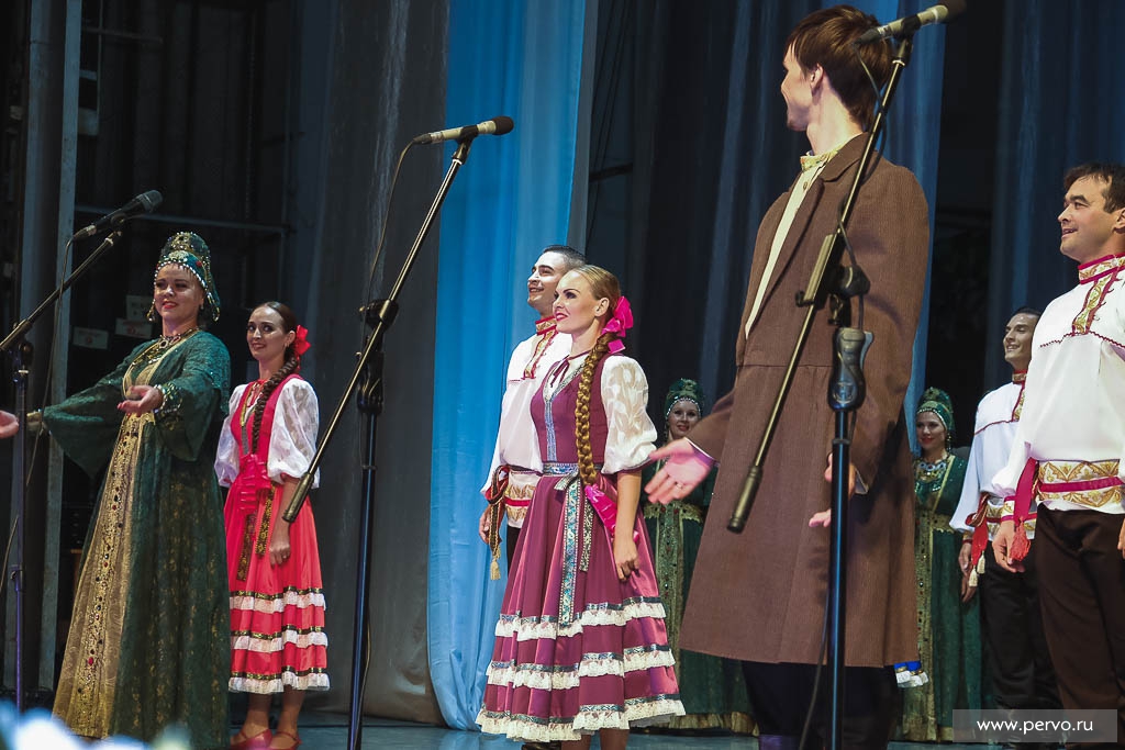 Песня у прясла слушать уральский хор. Уральский хор. Русский народ. Уральский хор dvd. Уральский фольклор.