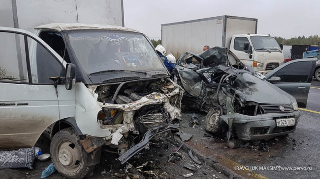 Под Первоуральском в результате ДТП погибла девушка Под Первоуральском в результате ДТП погибла девушка