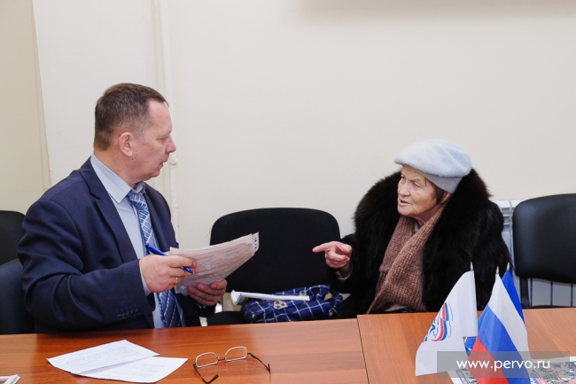 Эдуард Вольхин и Владислав Изотов ответили на вопросы первоуральцев Эдуард Вольхин и Владислав Изотов ответили на вопросы первоуральцев