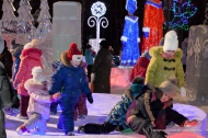 Главный ледовый городок Первоуральска официально открыт Главный ледовый городок Первоуральска официально открыт