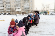 Праздник в расчищенном дворе Праздник в расчищенном дворе