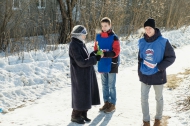 Депутаты «Единой России» 8 марта дарили женщинам цветы Депутаты «Единой России» 8 марта дарили женщинам цветы