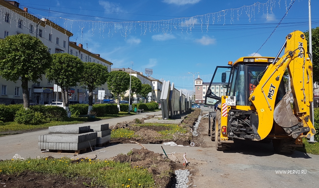 К 285-летию Первоуральска реконструируют центральную аллею