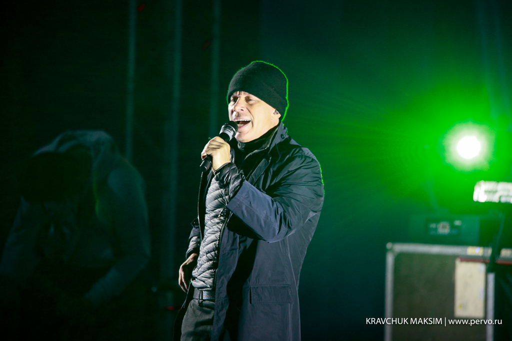 Олег Газманов поздравил первоуральцев с днем воинской славы России