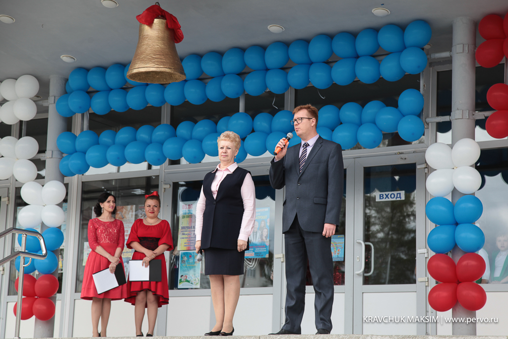 Игорь Кабец поздравил выпускников с окончанием учебного года