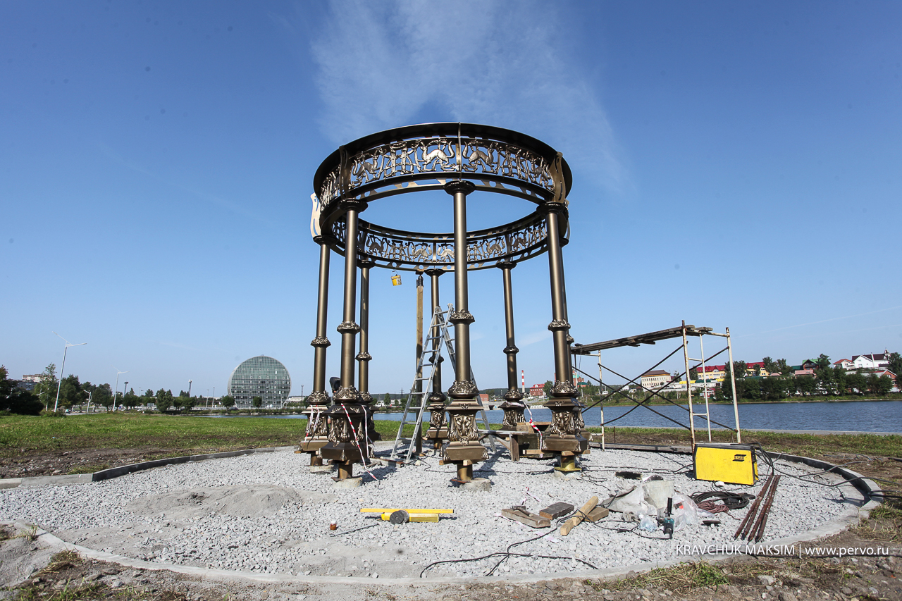 На набережной установили эксклюзивную ротонду