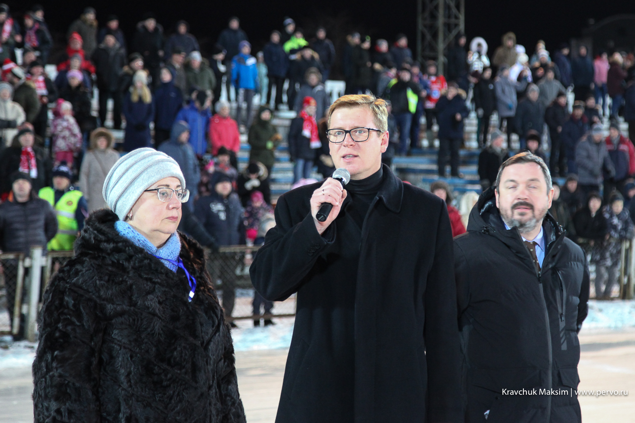Новый хоккейный сезон в Первоуральске открыли с размахом