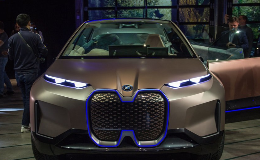 BMW представила концепт кроссовера Vision iNeXT