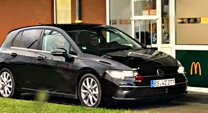 В Сеть выложили фото нового Volkswagen Golf без камуфляжа