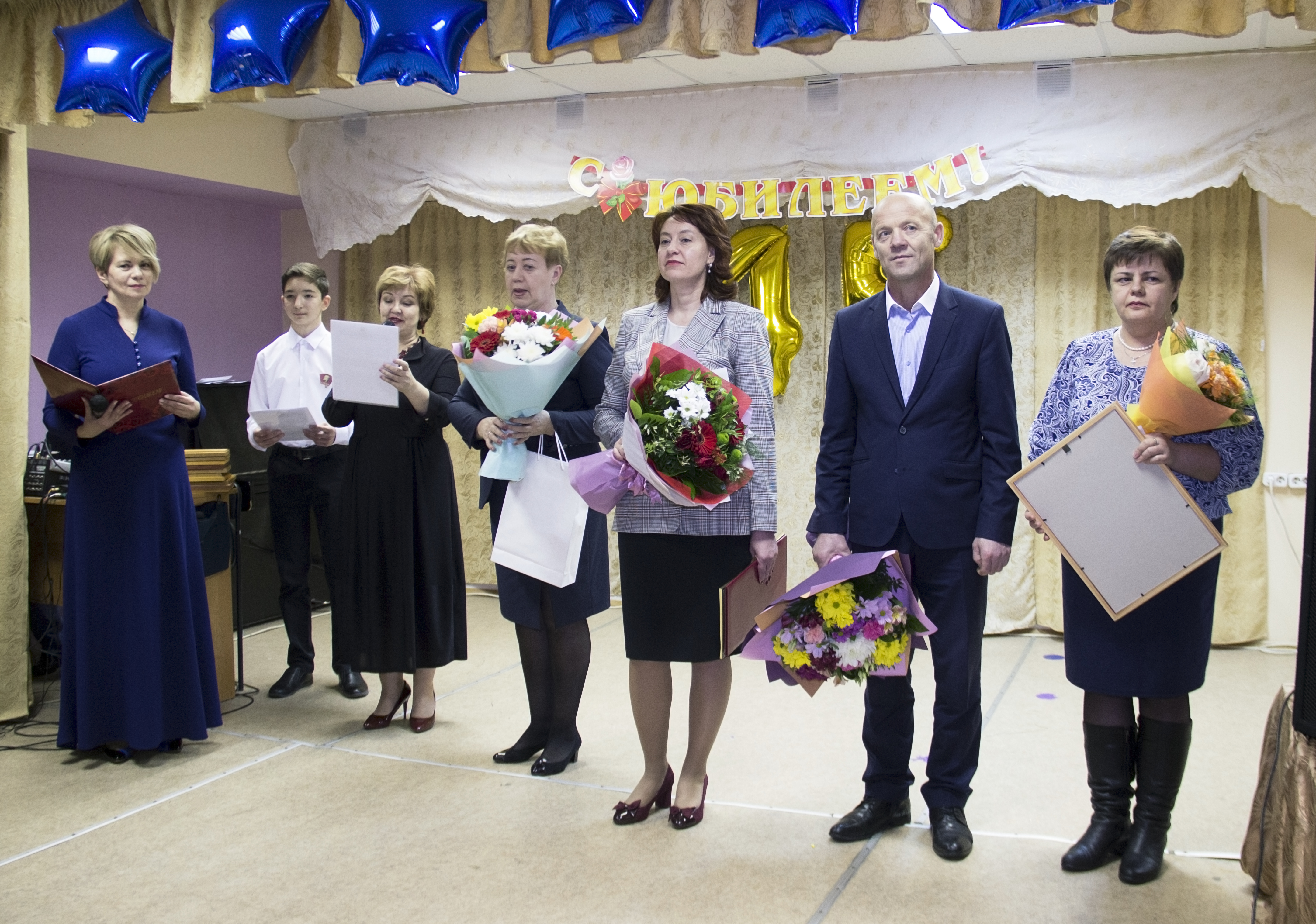 Депутаты поздравили педагогов с юбилеем школы №40