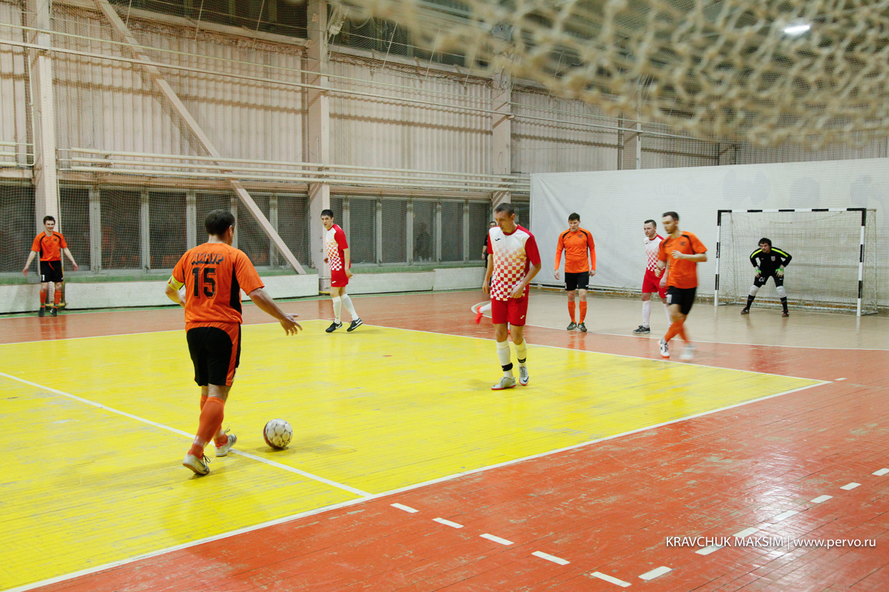 Все призовые места в турнире по мини-футболу достались первоуральцам