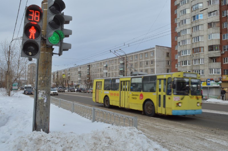 В Екатеринбурге поставили светофоры, дающие автобусам зеленый свет