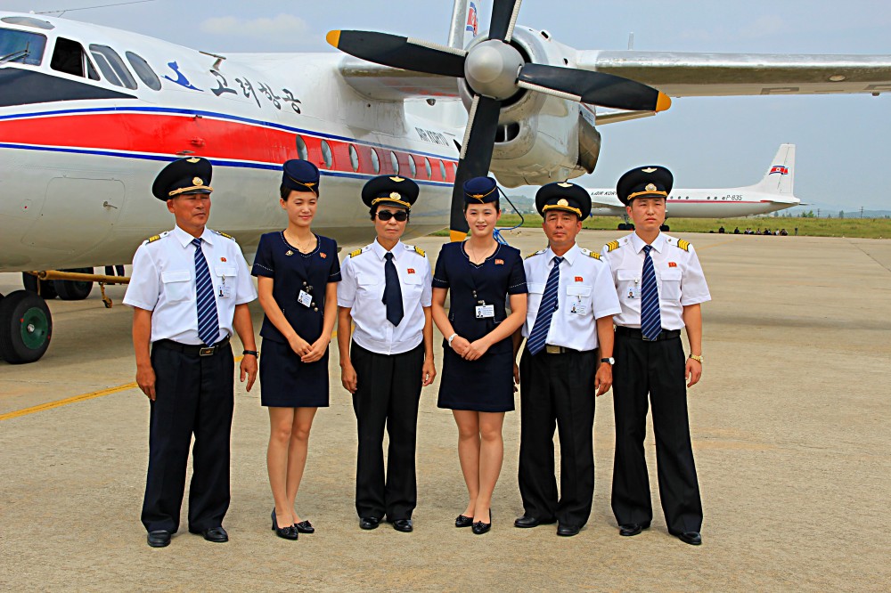 Летчик таджик. Самолеты Air Koryo. Авиалинии Северной Кореи. Форма пилота гражданской авиации. Самолеты Северной Кореи.