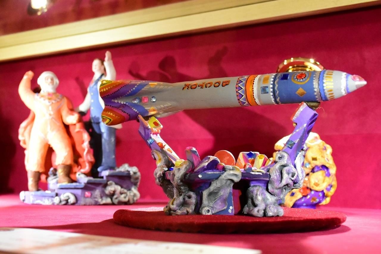 В резиденции губернатора – глиняные миниатюры из Билимбая