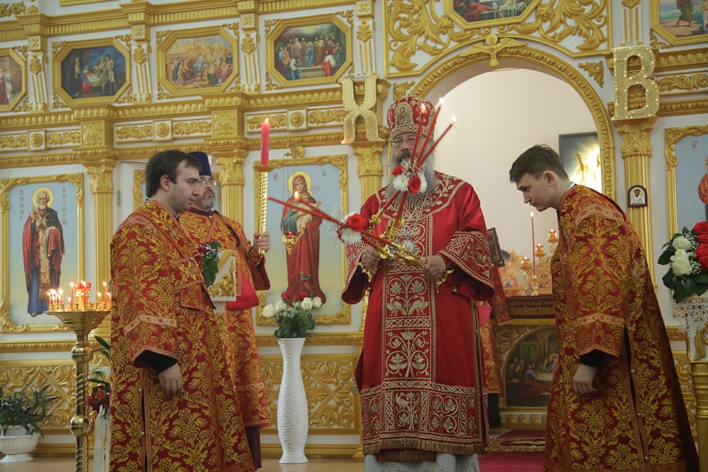 Митрополит Кирилл совершил Божественную литургию в храме Первоуральска