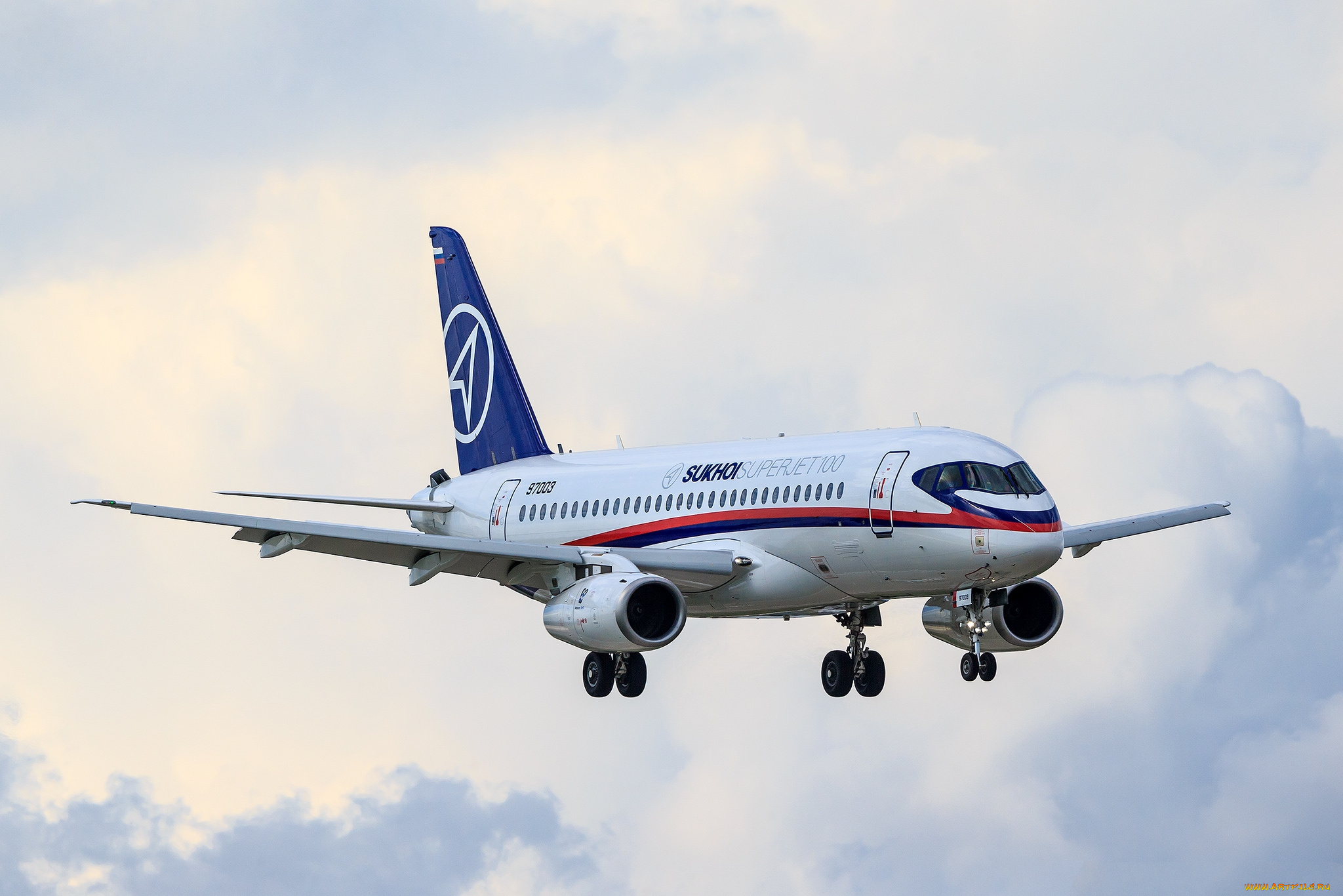 «Это ненормально»: эксперт об участившихся отменах рейсов SSJ-100