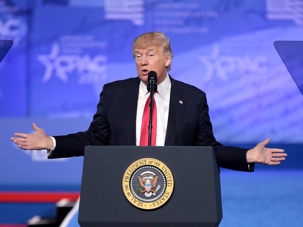 Трамп отменил санкции против Huawei