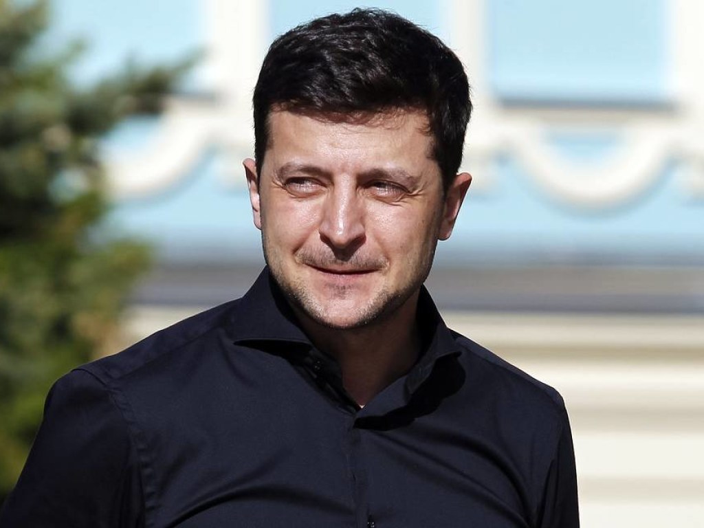 Зеленский заявил о готовности выполнять Минские соглашения