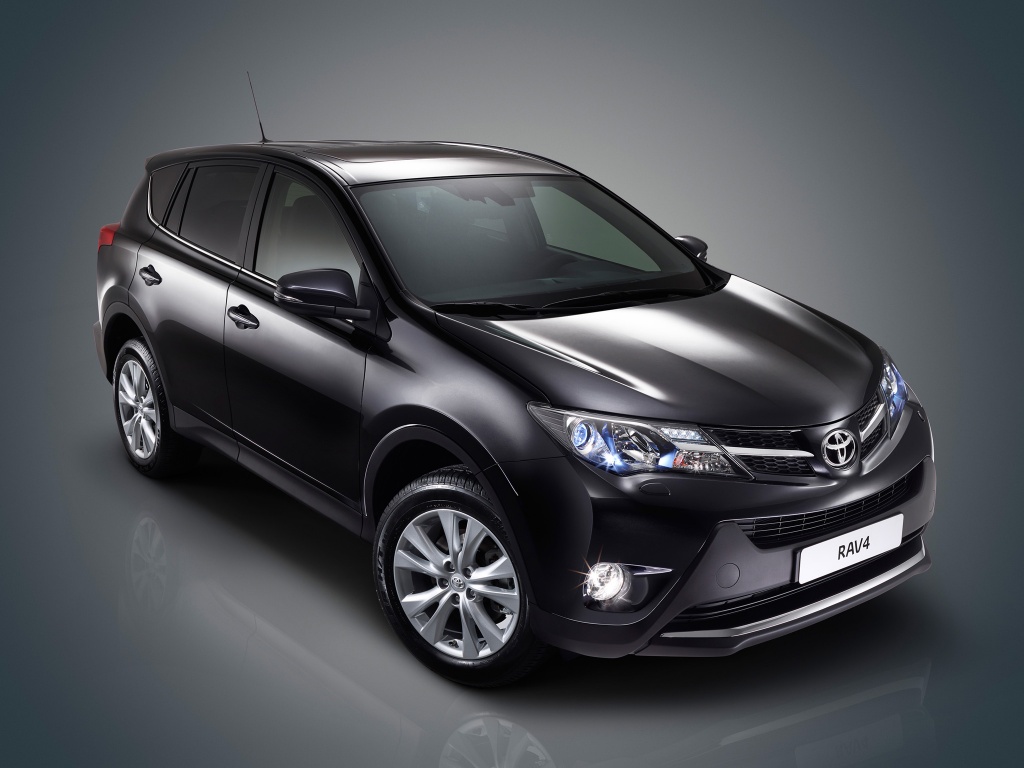 Toyota снизила стоимость кроссовера Toyota RAV4