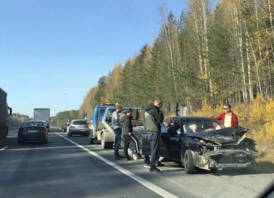 Из-за двух аварий на Московском тракте образовалась пробка