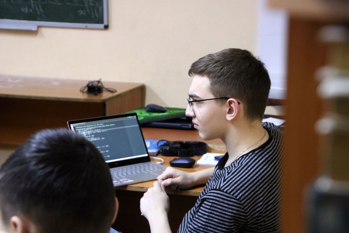 Стартовал прием заявок на участие в областной зимней смене «Лидеры спортивного программирования»