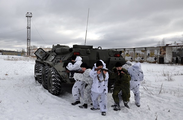 Спецназ «РОССЫ» провел практические занятия с кадетам